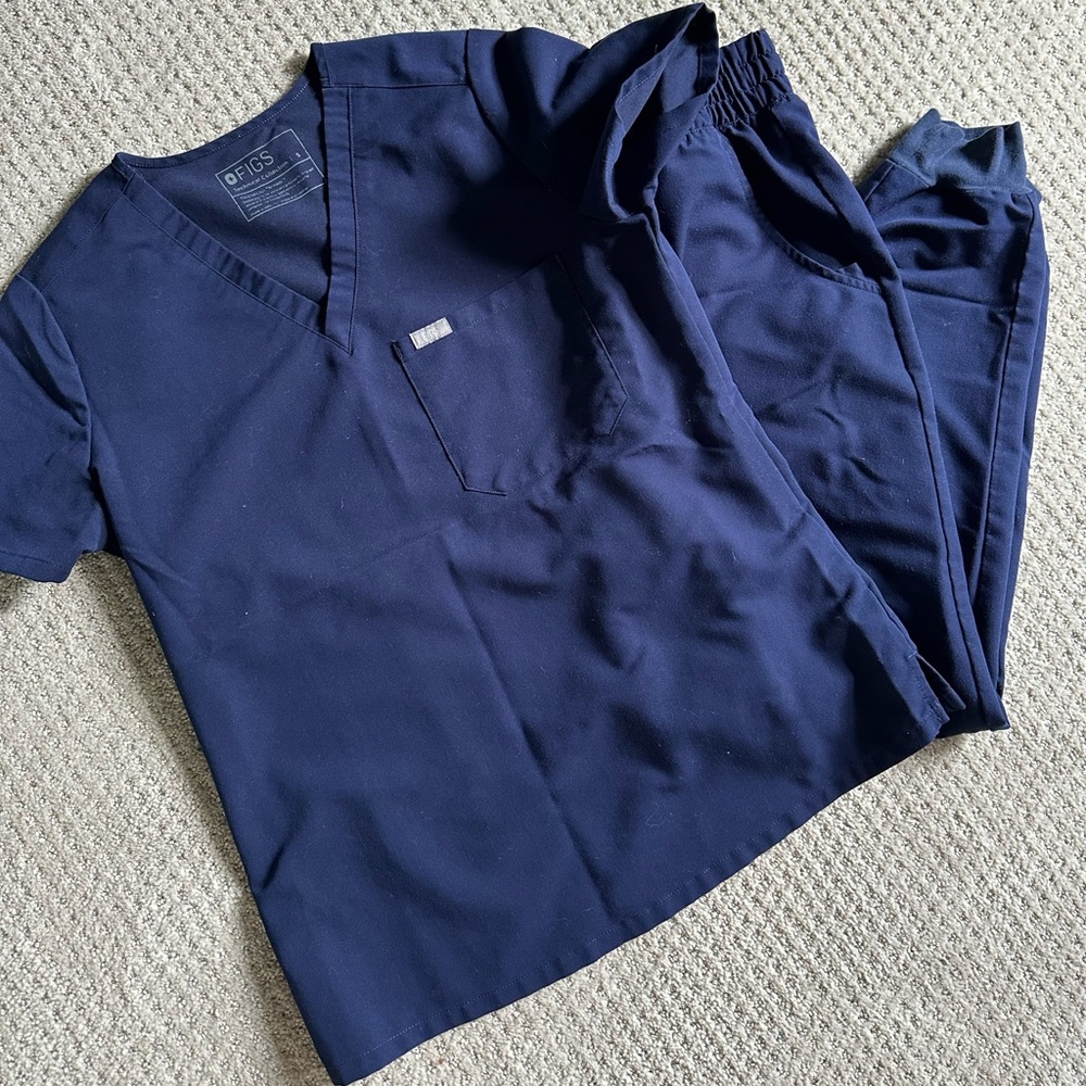 FIGS size small navy scrubs